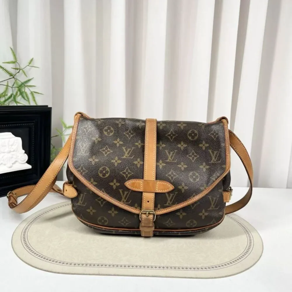 Louis Vuitton Women Pre-Loved Bag Very Good Condition